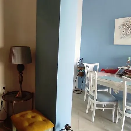 Blue Eyes Daire Hanya