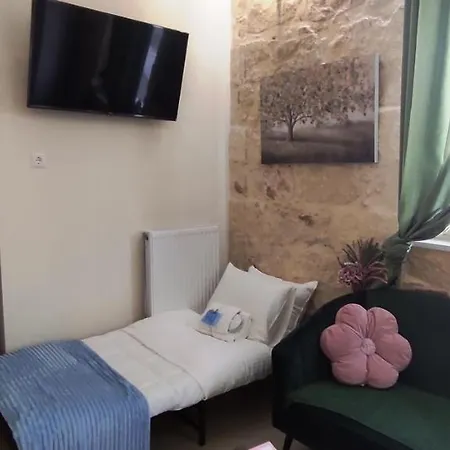 Blue Eyes Apartment *